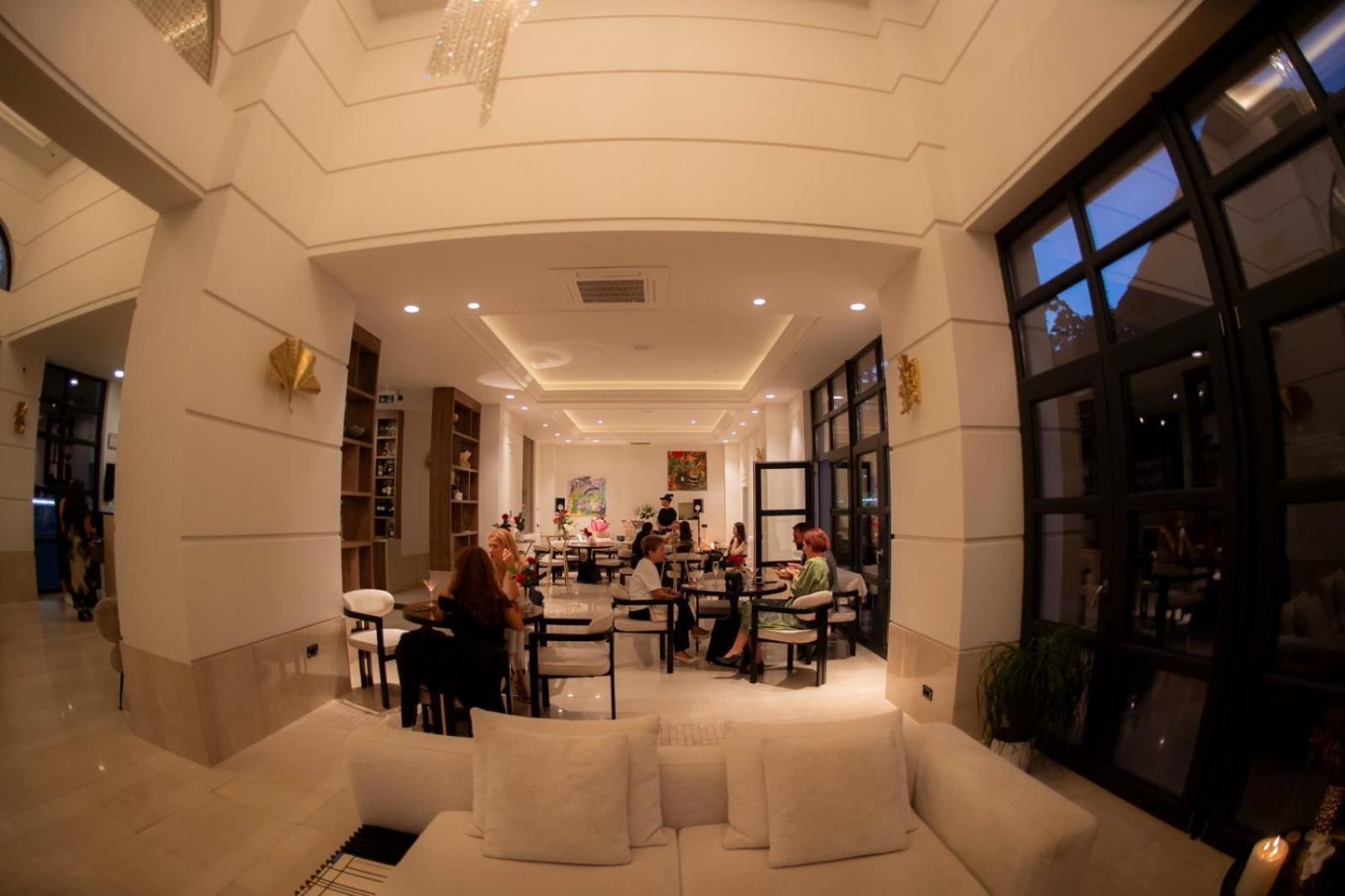 Cosmopolita Boutique Hotel Timişoara Eksteriør bilde